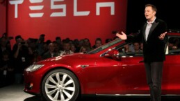 Musk’ın beklediği ödeme onaylanmazsa elini Tesla’nın üzerinden çekebilir